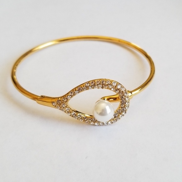 Jewelry - Gold- Tone Crystal Breacelet